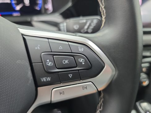 Used 2022 Volkswagen Taos SEL AWD/4WD image 17