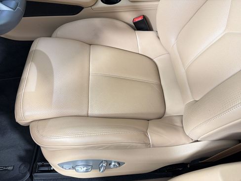 Certified 2024 Porsche Macan S AWD/4WD image 14