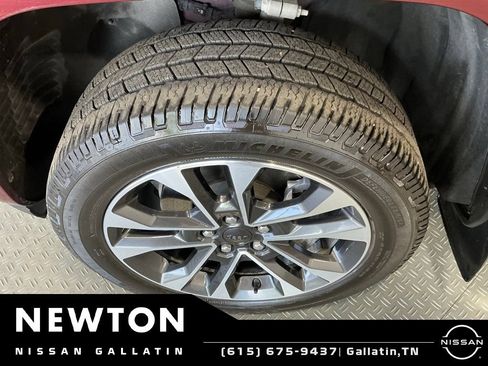 Used 2022 Jeep Grand Cherokee L Overland w/ Advanced Protech Group III AWD/4WD image 96
