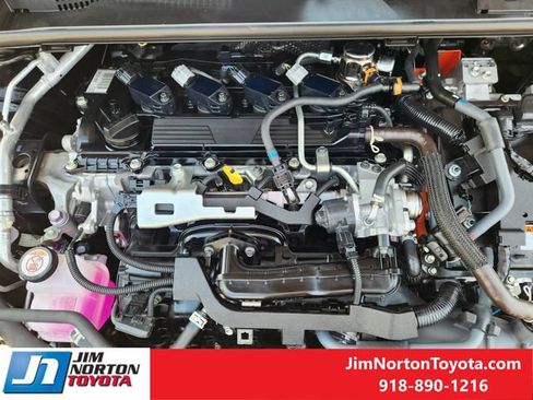 Used 2024 Toyota Prius XLE FWD image 31