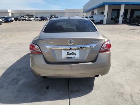 Used 2013 Nissan Altima 3.5 SL w/ Technology Pkg image 5