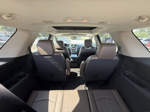 Used 2017 GMC Acadia Limited SLT AWD/4WD image 18