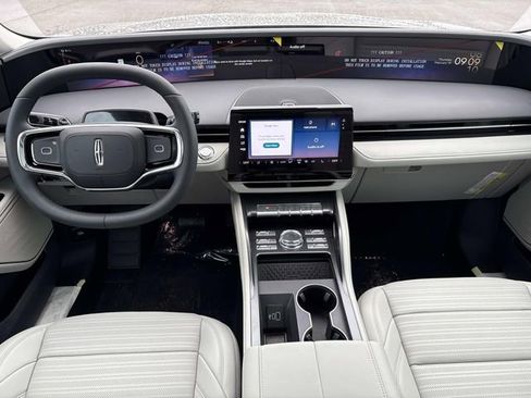 New 2026 Lincoln Nautilus Reserve w/ Jet Appearance Package image 17