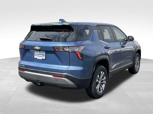 New 2026 Chevrolet Equinox LT w/ Convenience Package II FWD image 2