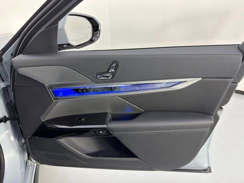 Used 2024 BMW 760i xDrive w/ Premium Package 2 image 53