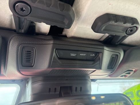 Used 2025 Jeep Wrangler Unlimited Sahara w/ Safety Group image 22