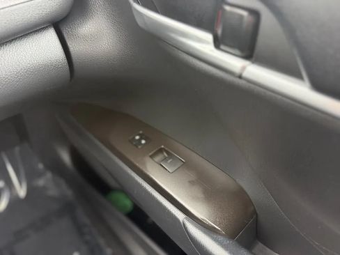 Used 2021 Toyota Camry SE FWD image 13