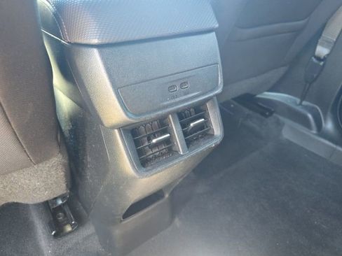 Used 2025 Chevrolet Equinox LT image 24