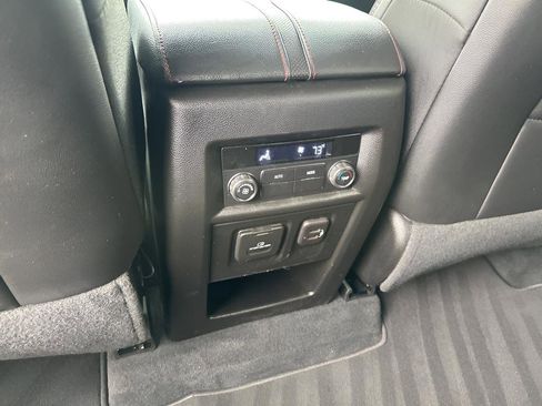 Used 2023 Chevrolet Traverse RS image 18