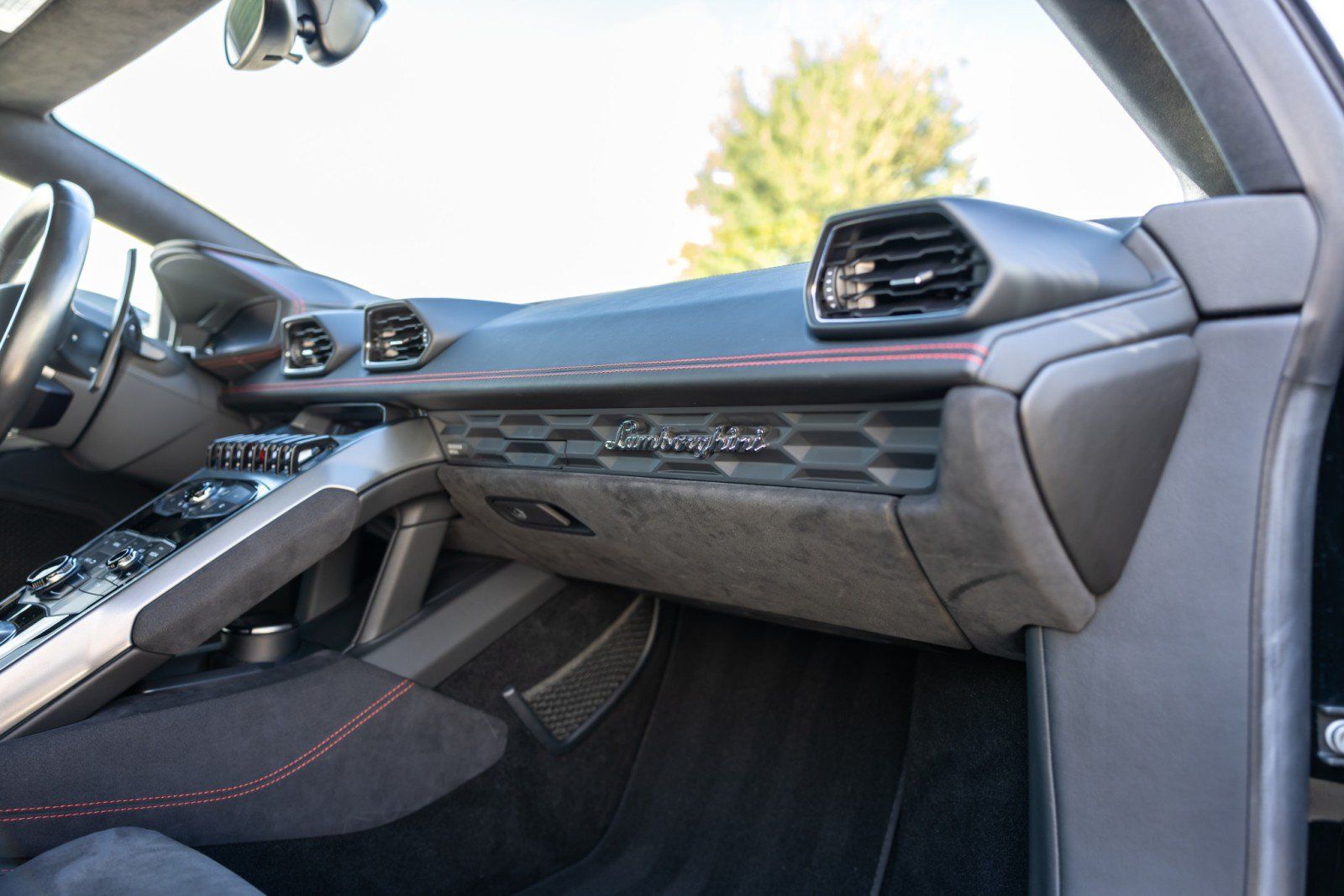 Used 2017 Lamborghini Huracan LP 580-2 RWD image 21