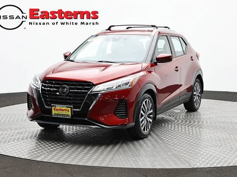 Used 2021 Nissan Kicks SV FWD image 1