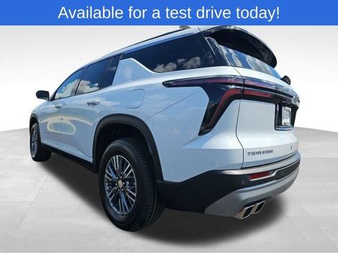 New 2026 Chevrolet Traverse LT w/ Driver Confidence Package image 3
