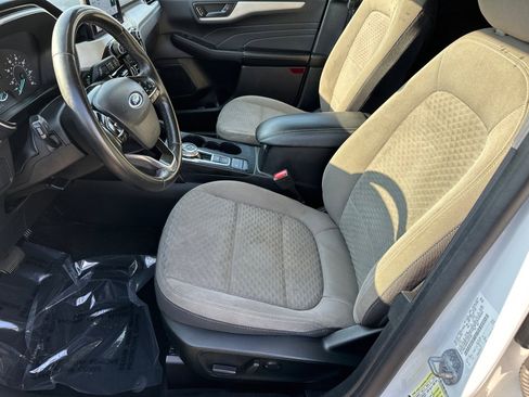 Used 2022 Ford Escape SE w/ Convenience Package image 9