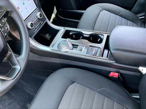 Certified 2021 Ford Edge SE FWD image 15