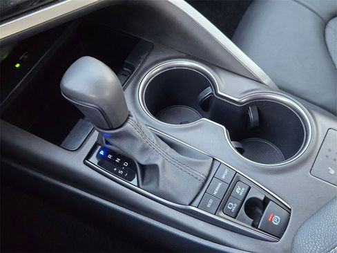 Used 2023 Toyota Camry XSE w/ Navigation Package image 19