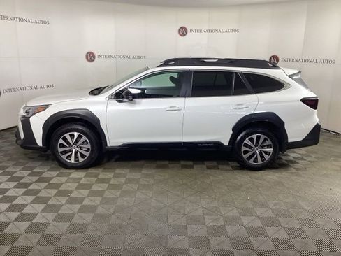 Used 2025 Subaru Outback Premium w/ Popular Package #1A AWD/4WD image 7