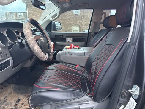 Used 2012 Toyota Tundra 4x4 CrewMax image 11