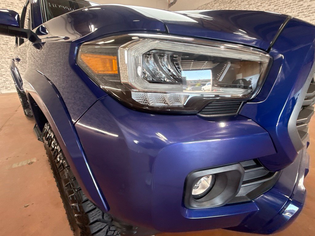 Used 2022 Toyota Tacoma TRD Sport AWD/4WD image 9