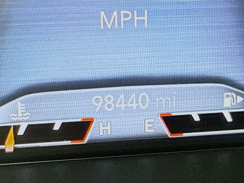 Used 2019 Jeep Cherokee Trailhawk w/ Cold Weather Group AWD/4WD image 39
