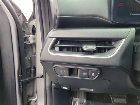 Used 2025 Kia K4 LXS image 21