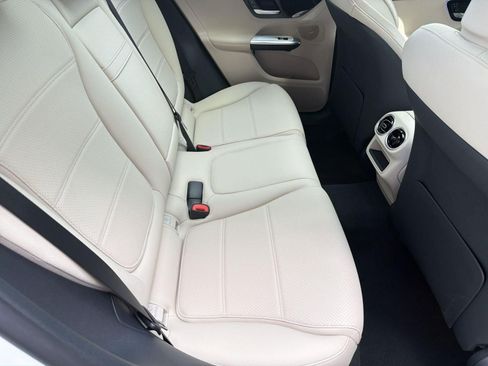 Used 2026 Mercedes-Benz GLC 300 image 29