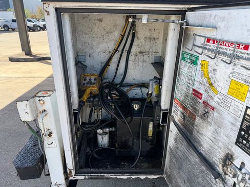 Used 2017 Ford F550 2WD Regular Cab Super Duty image 47