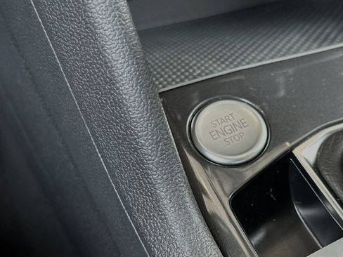 Used 2024 Volkswagen Tiguan S image 22