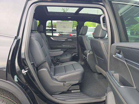 New 2026 GMC Acadia Elevation w/ Elevation Premium Package AWD/4WD image 34