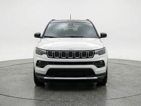 Used 2025 Jeep Compass Limited image 2