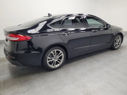 Used 2019 Ford Fusion SEL image 10