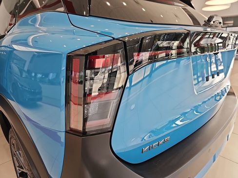 New 2026 Nissan Kicks SR FWD image 36