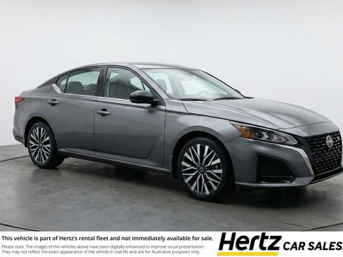 Used 2025 Nissan Altima 2.5 SV image 1