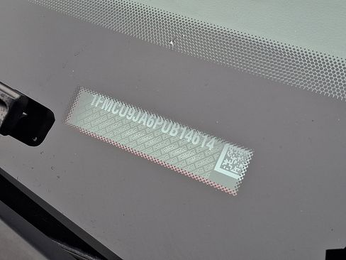 Used 2023 Ford Escape Platinum w/ Premium Technology Package image 30