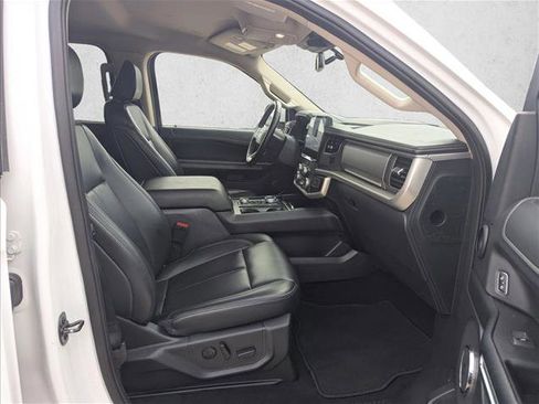 Used 2024 Ford Expedition Max XLT image 20