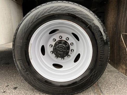 Used 2024 Ford F450 XL w/ XL Chrome Package image 28