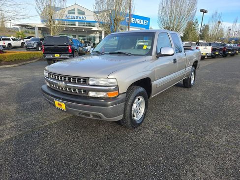 Used 2000 Chevrolet Silverado 1500 LS image 2