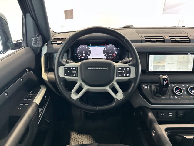 Used 2024 Land Rover Defender 110 X-Dynamic SE AWD/4WD image 11