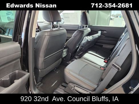 New 2026 Nissan Pathfinder SL image 15