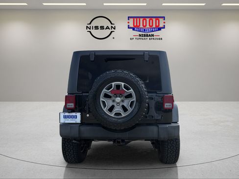 Used 2018 Jeep Wrangler Unlimited Rubicon w/ Dual Top Group AWD/4WD image 3