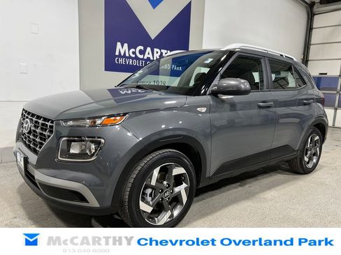 Used 2025 Hyundai Venue SEL image 9