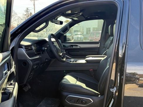 New 2026 Jeep Grand Wagoneer Limited image 16