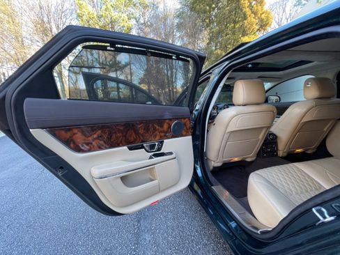 Used 2016 Jaguar XJ L Portfolio image 31