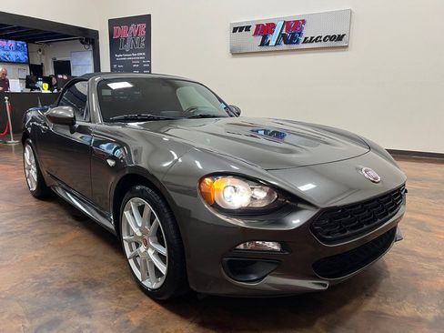 Used 2017 FIAT 124 Spider Classica RWD image 13