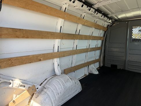 Used 2014 GMC Savana 2500 RWD image 19