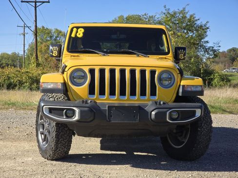 Used 2018 Jeep Wrangler Unlimited Sahara image 8