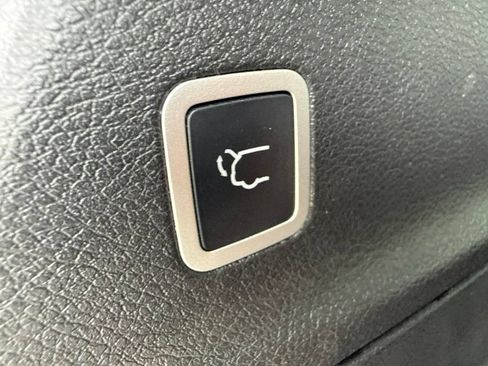 Used 2019 Chrysler Pacifica Touring-L Plus w/ S Appearance Package FWD image 10