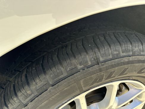 Used 2023 Chrysler Pacifica Touring-L FWD image 33