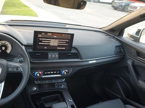 Certified 2025 Audi Q5 e Premium Plus w/ Premium Plus Package AWD/4WD image 21