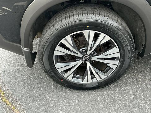 Certified 2023 Nissan Rogue SV w/ SV Premium Package image 9