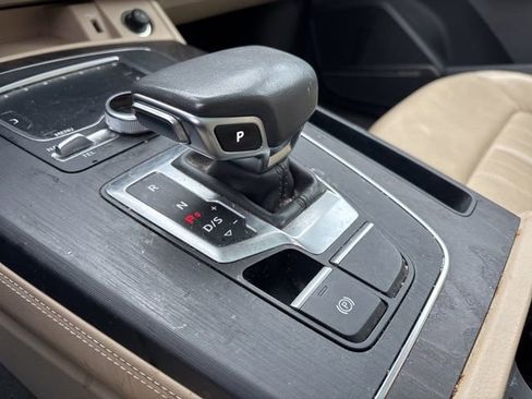 Used 2019 Audi Q5 2.0T Premium Plus w/ Premium Plus Package AWD/4WD image 27